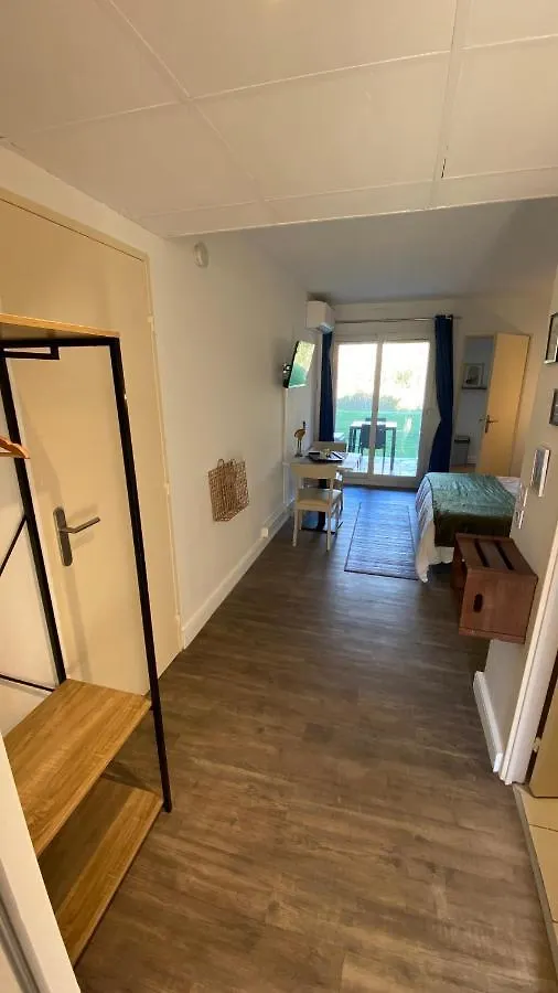 Joli Appartement 27M2 Oasis Provencale En Village Vacances En Camargue Arles