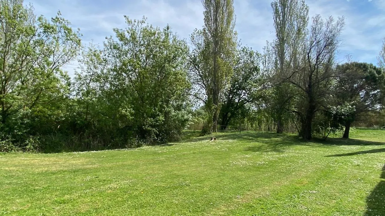 Joli Appartement 27M2 Oasis Provencale En Village Vacances En Camargue Arles 0*,  France