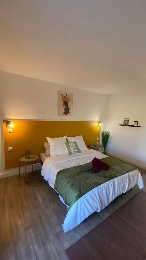 Joli Appartement 27M2 Oasis Provencale En Village Vacances En Camargue Arles France
