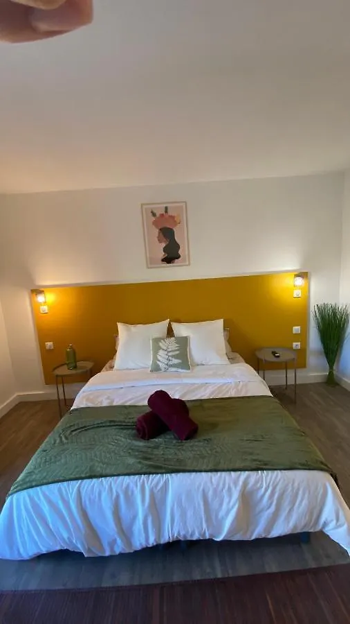 Joli Appartement 27M2 Oasis Provencale En Village Vacances En Camargue Arles