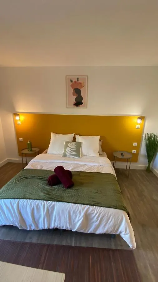 Joli Appartement 27M2 Oasis Provencale En Village Vacances En Camargue Arles