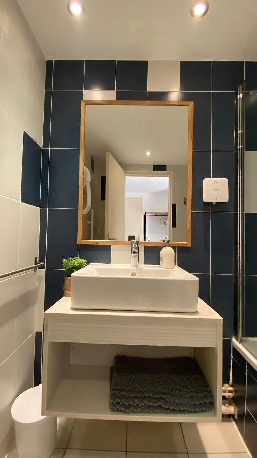 Joli Appartement 27M2 Oasis Provencale En Village Vacances En Camargue Arles