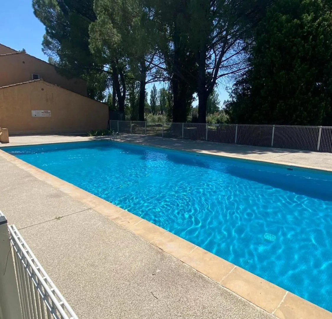 Joli Appartement 27M2 Oasis Provencale En Village Vacances En Camargue Arles 0*,